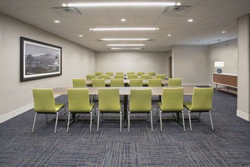 Express & Lancaster East - By Ihg Strasburg