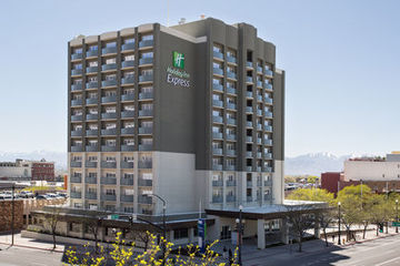 Express & Lancaster East - By Ihg Hotel