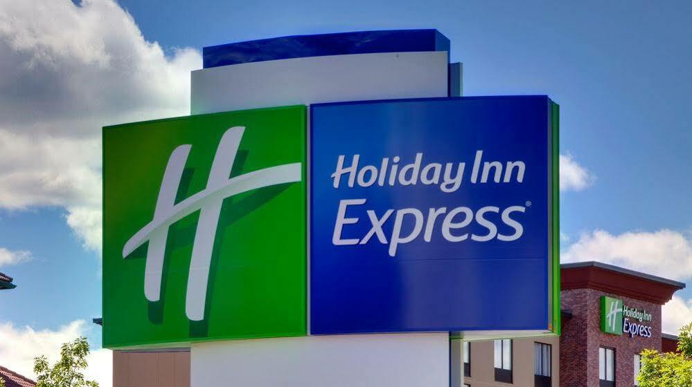 Express & Lancaster East - By Ihg Hotel